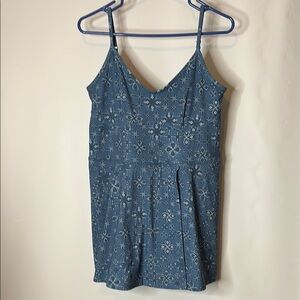 JoyLab Blue Floral Patterned Romper size L